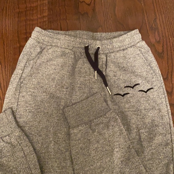Salt and pepper grey lazy pants with black logo in size medium! - Picture 2 of 3
